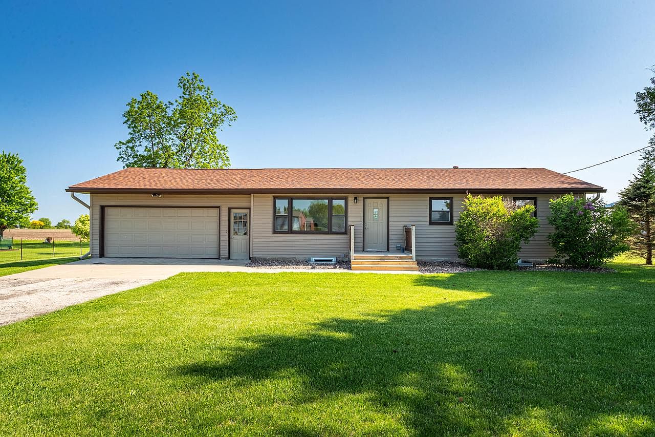 W25319 State Road 54/35, Trempealeau, WI 54661 | Zillow