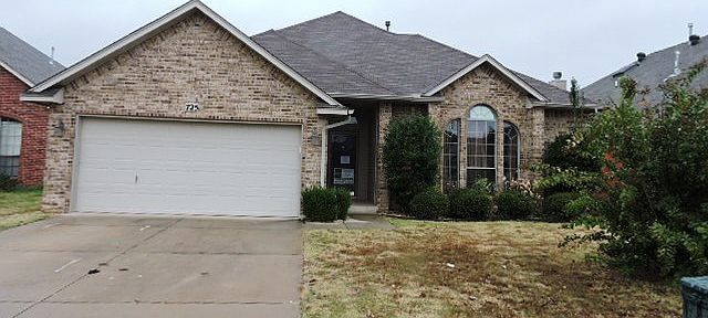 1st image of 725 Oak Creek Dr