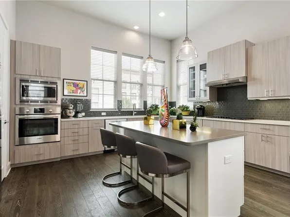 1305 Town Creek Dr #5, Austin, TX 78741