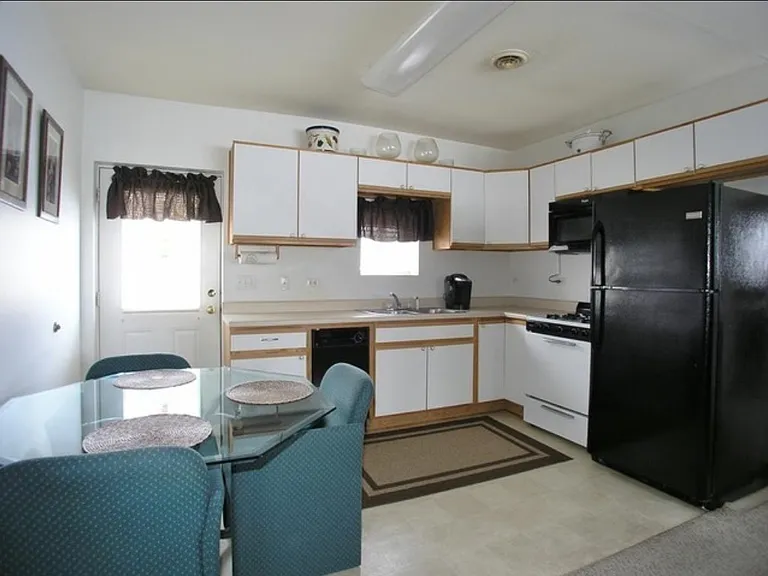 110 Shelia Rd — Photo 11