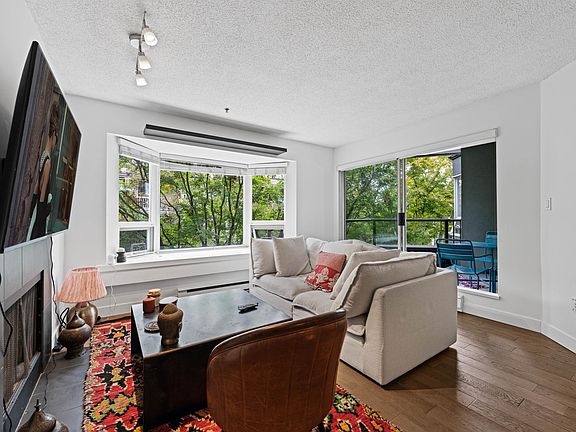 4th image of 1925 W 2nd Ave #304