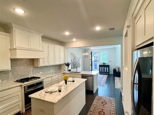 548 Ballustrade Dr, Irving, TX 75039