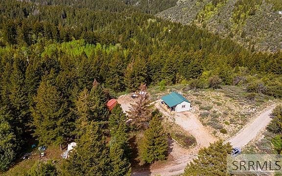 3rd image of 53 Squaw Creek Rd