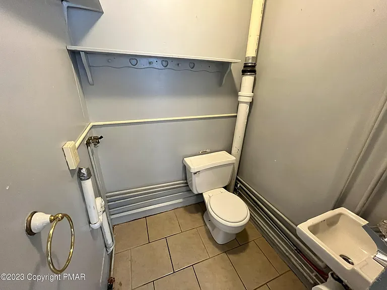 216-218 Carbon St #216-218 — Photo 11