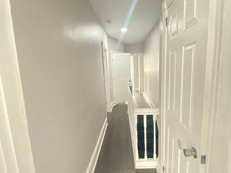 1332 N Hobart St — Photo 19