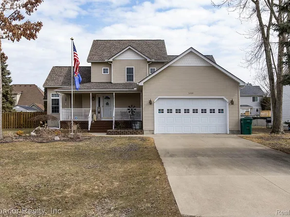 3264 Driftwood Dr, Port Huron, MI 48060