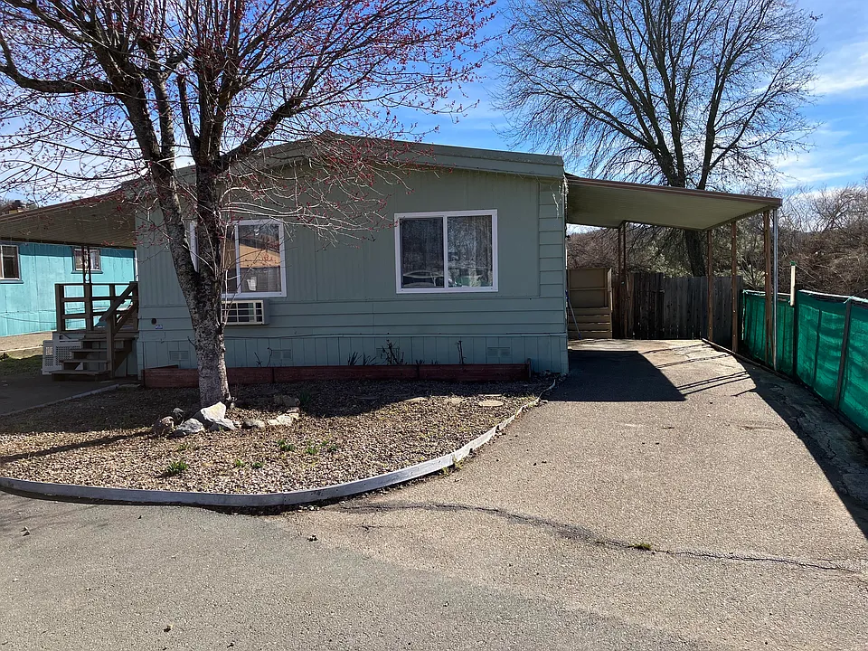 5665 Main St #6
