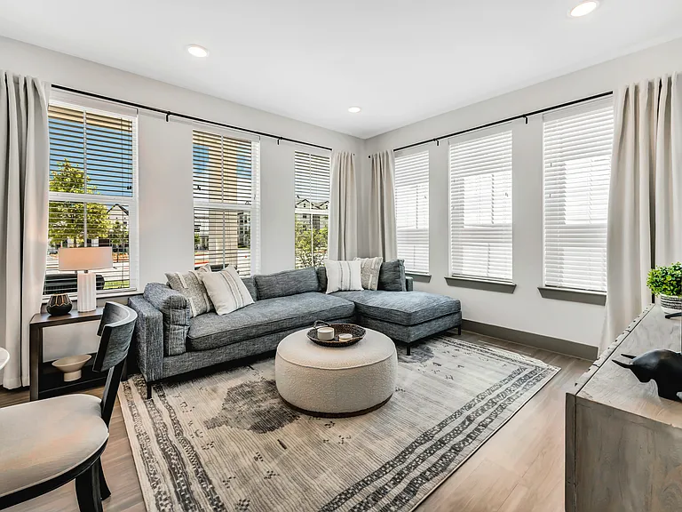 Atlas Bluewood Apartments — Photo 5