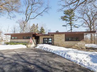 4343 Shorehaven Ln, Racine, WI 53403