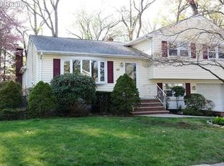 57 Evergreen St, Waldwick, NJ 07463