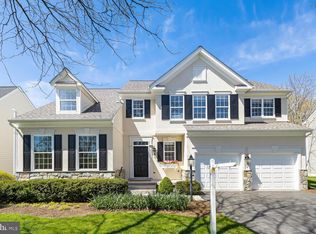 43324 Burke Dale St, Chantilly, VA 20152