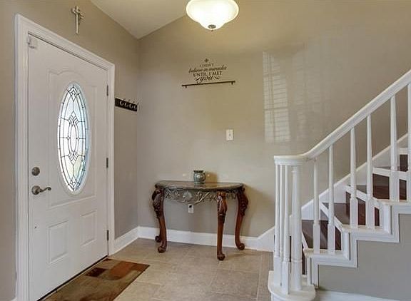 3rd image of 410 Westminster Dr
