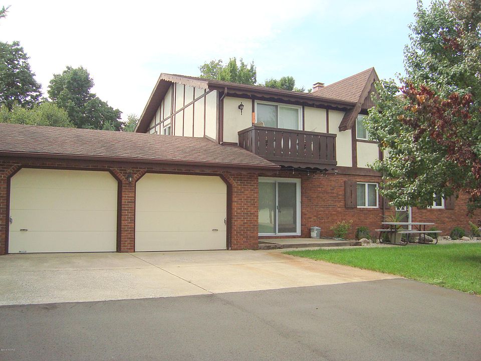 1st image of 5410 Country Aire Dr #13