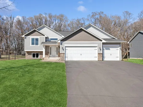 841 Kelly St, Lino Lakes, MN 55014