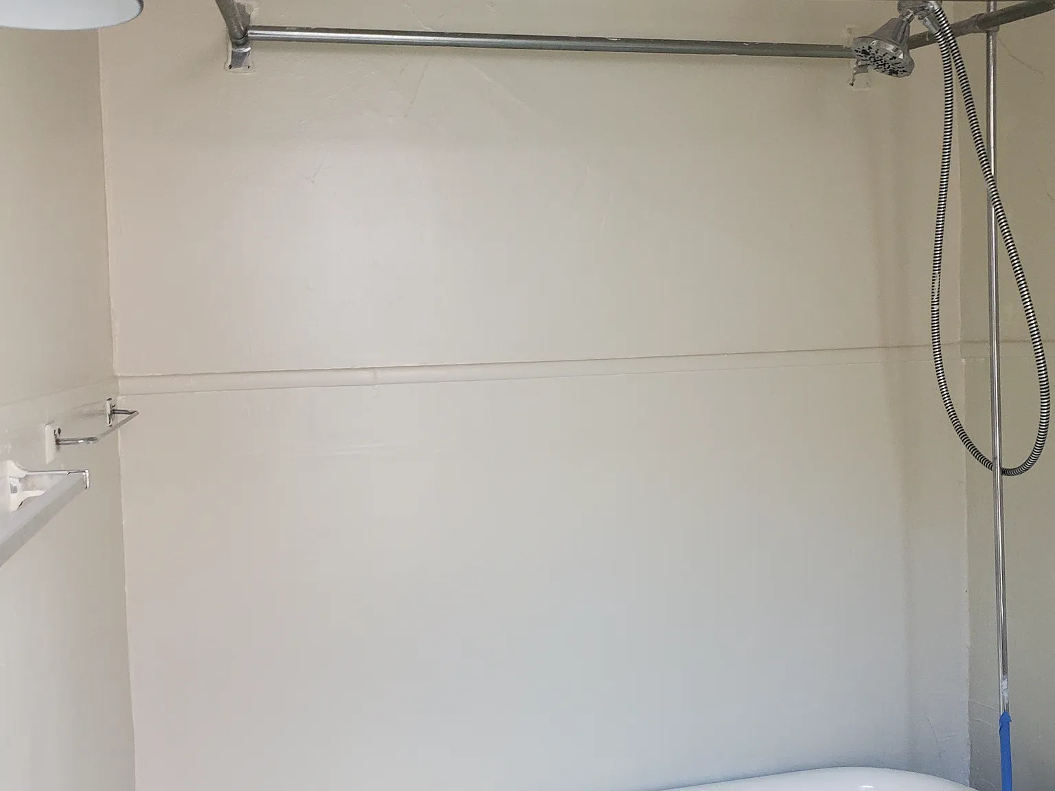 5 bed, 2112 sqft, $1,625 — Photo 2