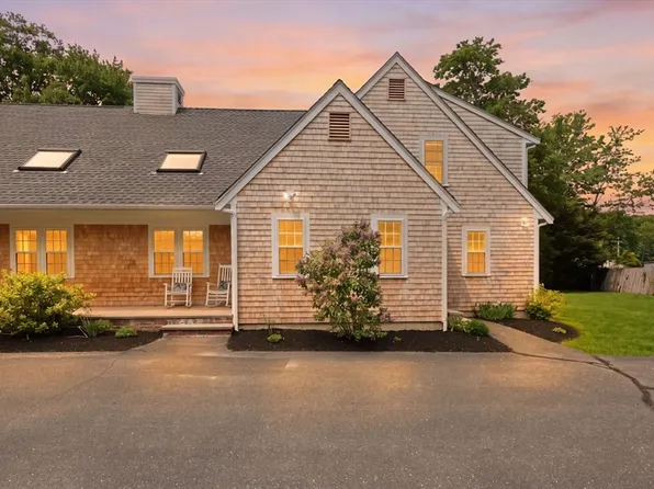 176 Palmer Ave #2, Falmouth, MA 02540