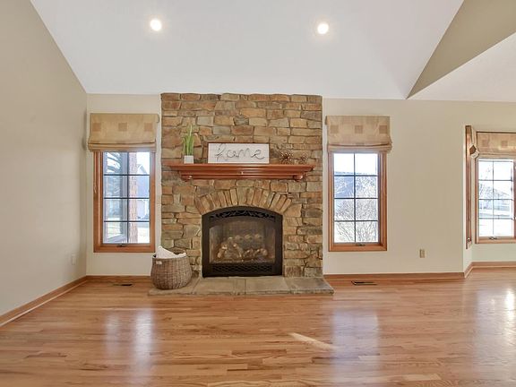 4th image of 332 Campus Ct