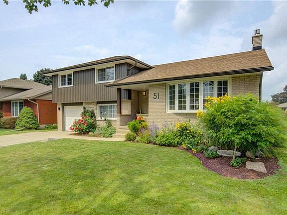 2nd image of 51 Charlotte Cres