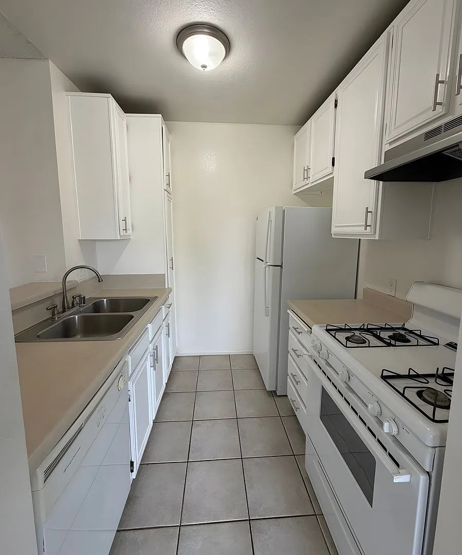 Studio, 1.0 bath, $1,458 — Photo 2