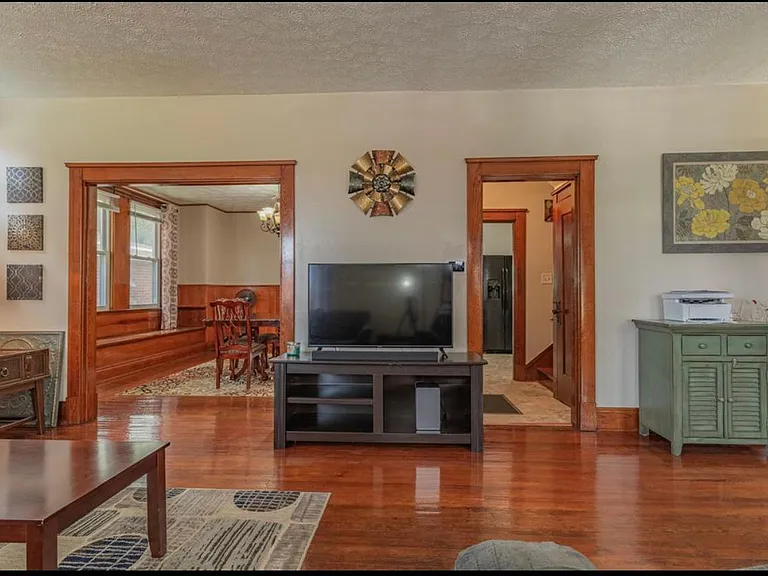 1839 Jefferson Ave — Photo 8