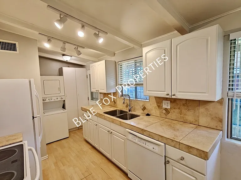 5901 N Oracle Rd #18 — Photo 10