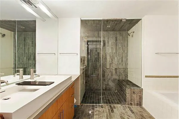 Sold by Global Realty Opportunities | media 6