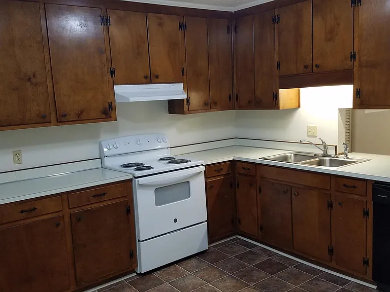 211 Harbor Dr — Photo 6