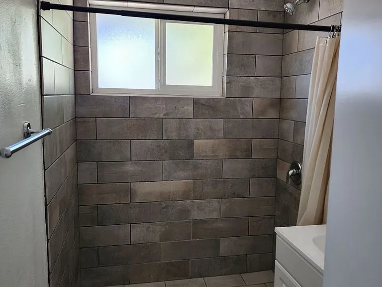 1422 S Casino Center Blvd — Photo 17
