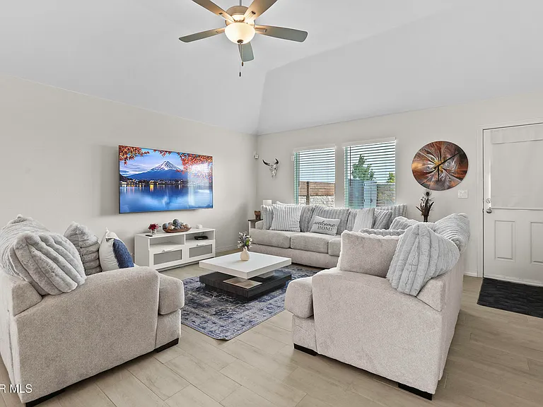 13920 Loreina Luz Ave — Photo 23