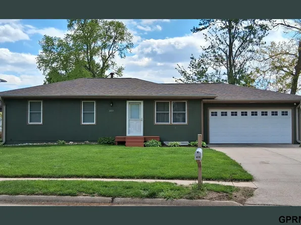 1403 Wright St, Blair, NE 68008