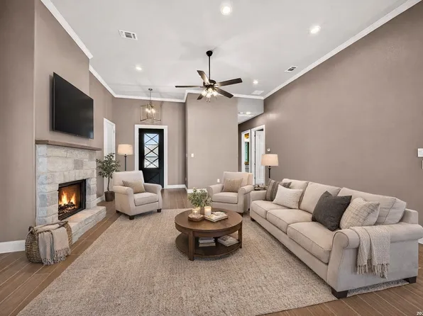 123 John T Court, Castroville, TX 78009