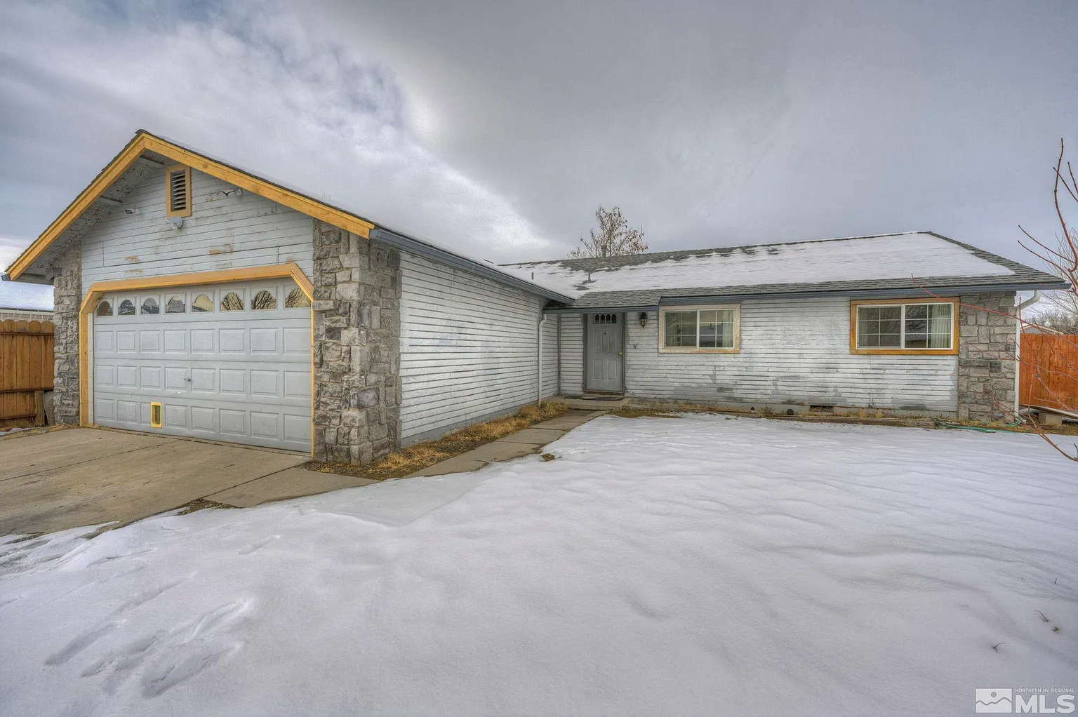 1162 Slide Mountain Dr photo 1