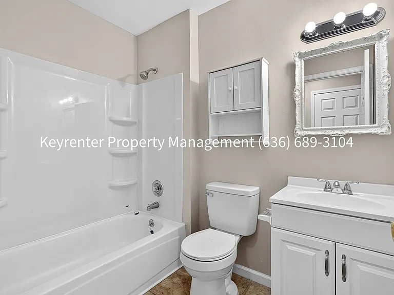 419 Omar Ct — Photo 12
