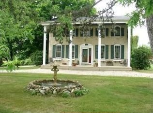 21860 W Glengarry Rd, New Berlin, WI 53146