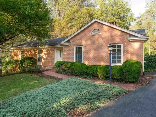 207 Surrey Rd, Charlottesville, VA 22901