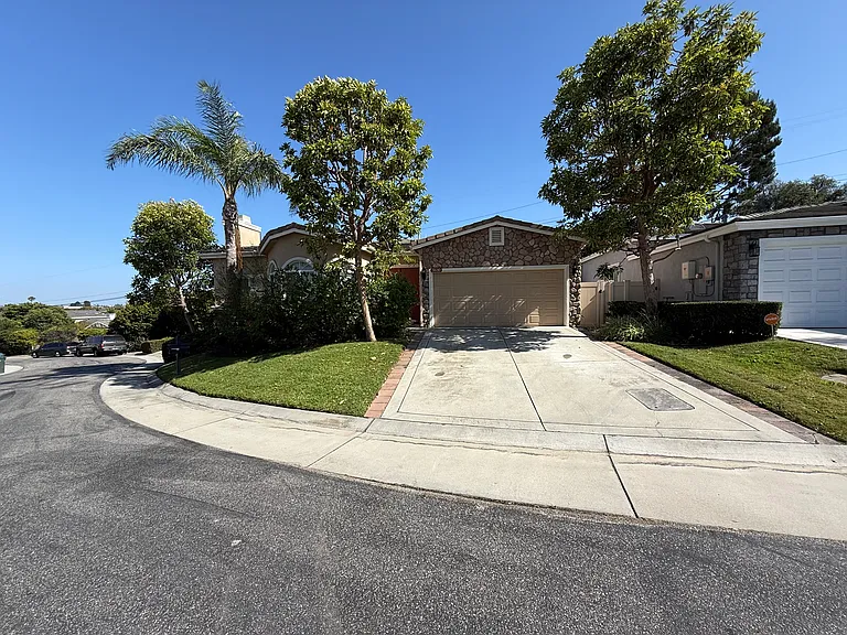 5630 Alix Ct — Photo 38