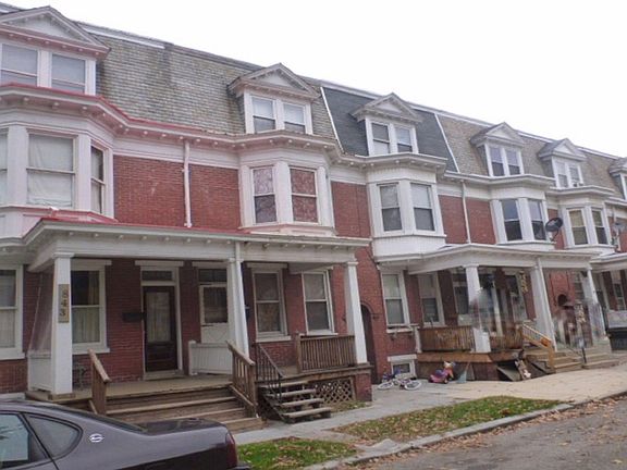 3rd image of 845 Wayne Ave