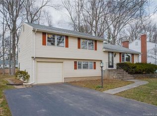 30 King Edward Rd, West Hartford, CT 06117