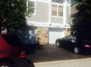 9359 Brockton Ln, Des Plaines, IL 60016