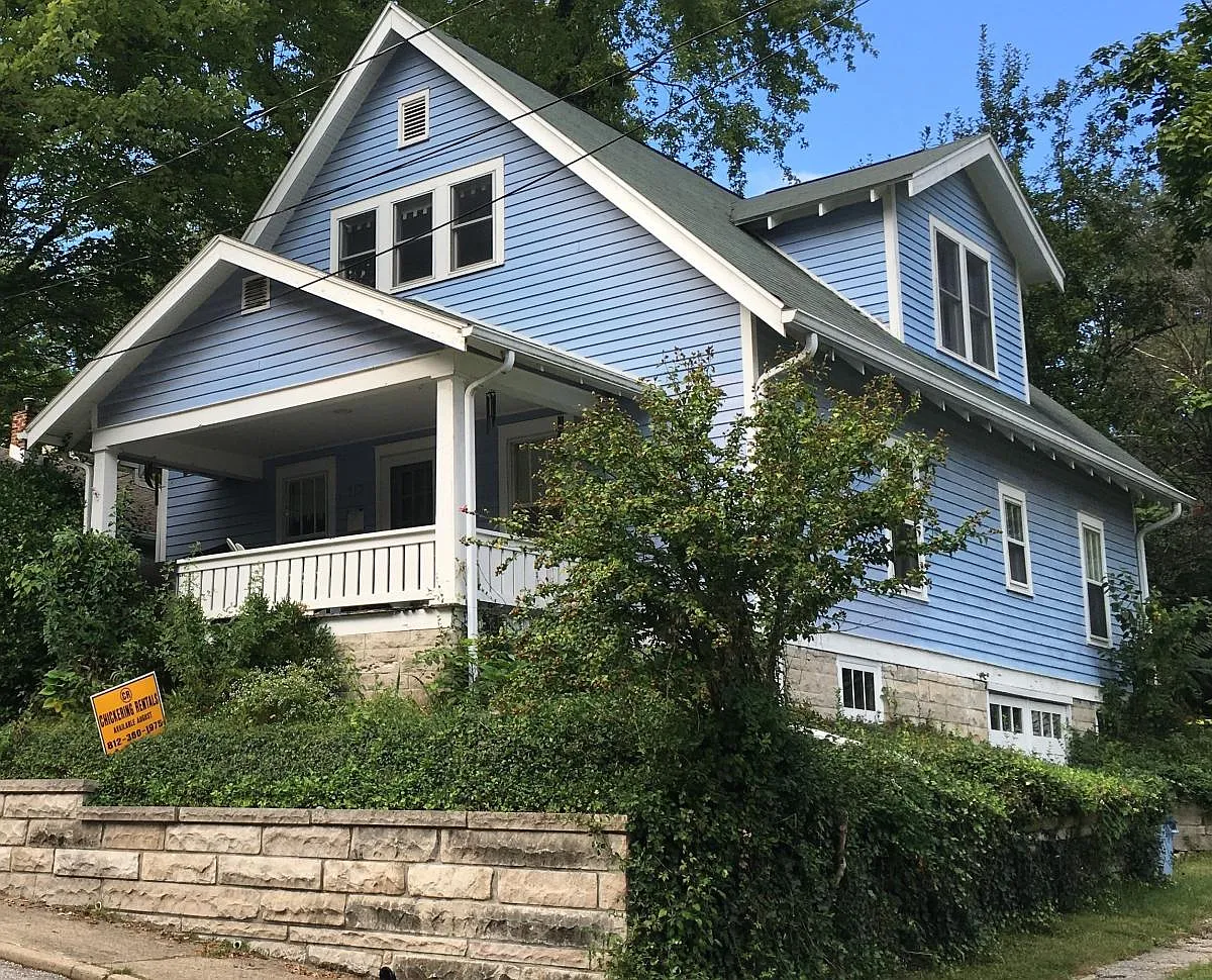 4 bed, 1954 sqft, $5,600 — Photo 1