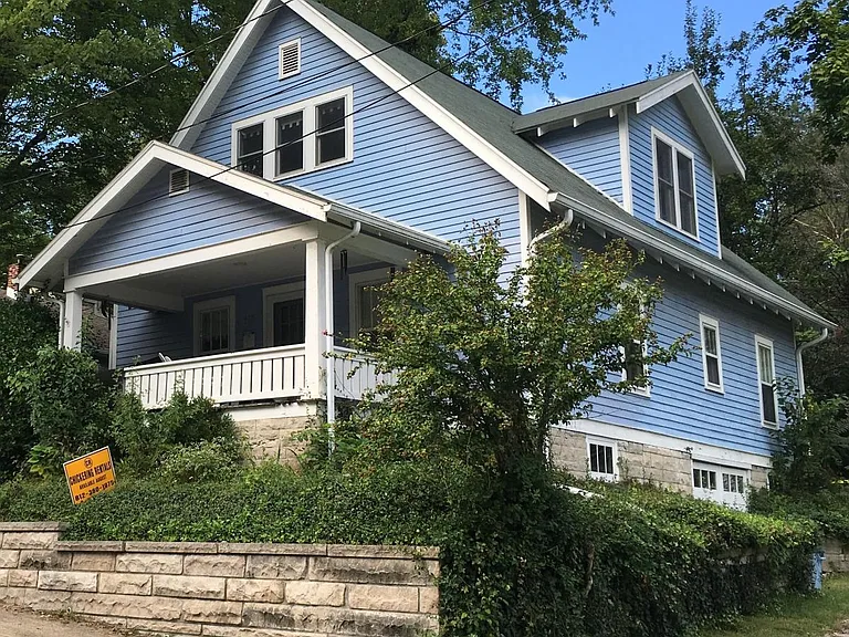213 E Cottage Grove Ave — Photo 1
