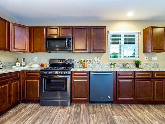 5th image of 1303 Arrowhead Ave