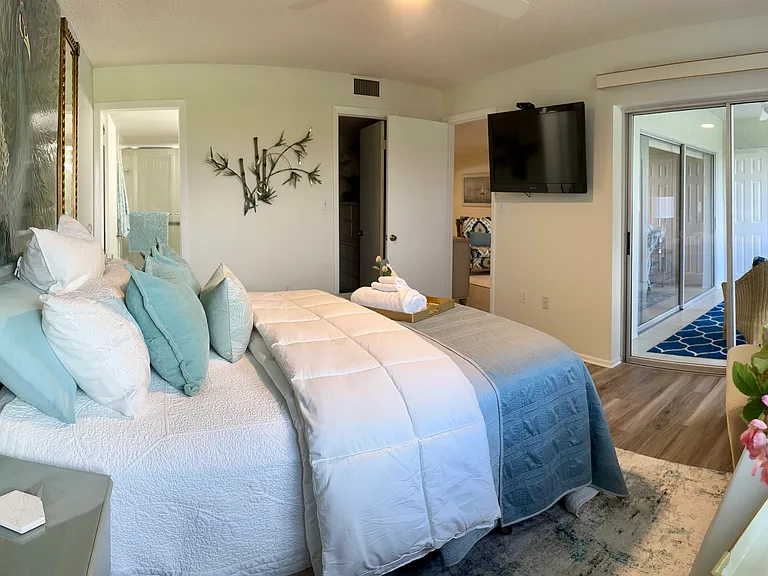 5435 Rattlesnake Hammock Rd #204E — Photo 11