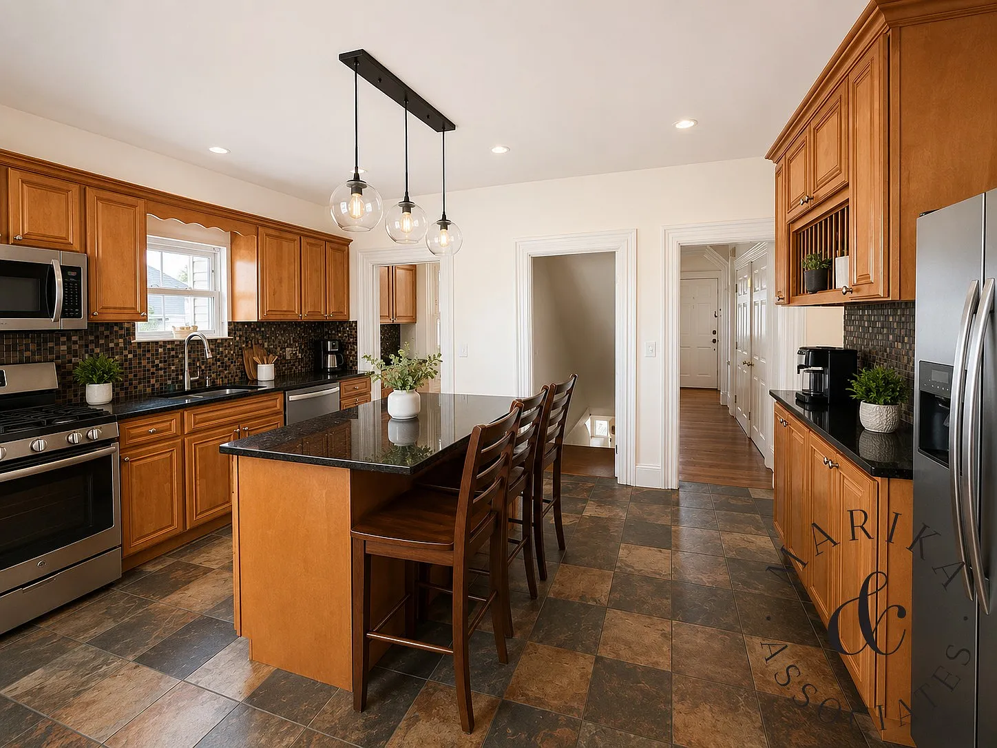 5 bed, 3.0 bath, 1776 sqft, $5,000 — Photo 3