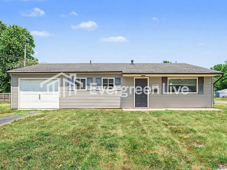 3685 Shoreline Dr