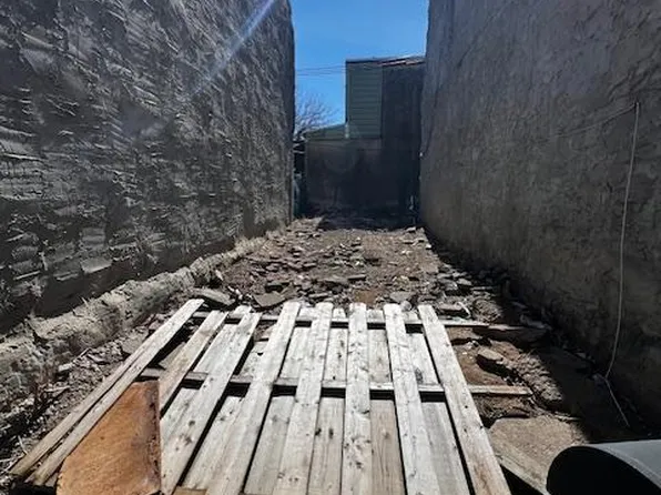 304 E William St, Philadelphia, PA 19134