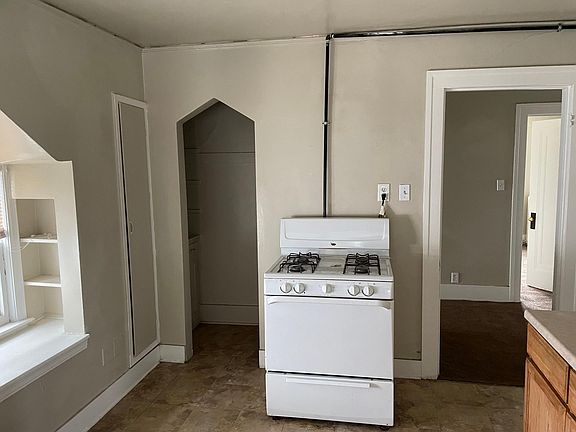 3rd image of 1358 1/2 Maryland Ave