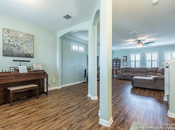 3rd image of 8422 Meadow Plns