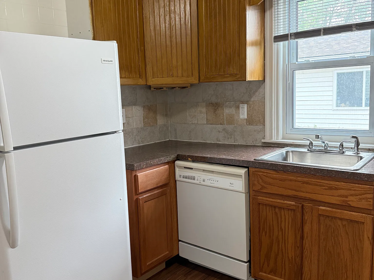3 bed, 720 sqft, $1,499 — Photo 4