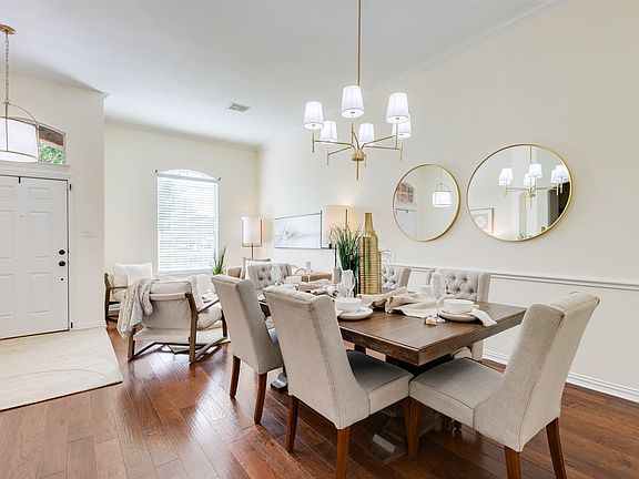 4th image of 881 Sibyl Ln